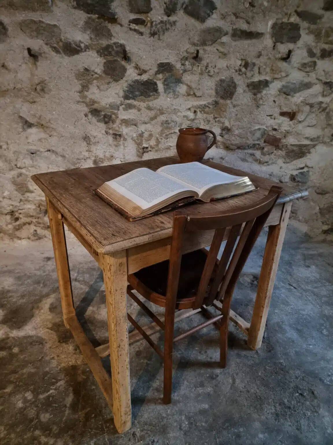 Table de ferme française ancienne en chêne avec tiroir latéral