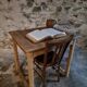 Table de ferme française ancienne en chêne avec tiroir latéral
