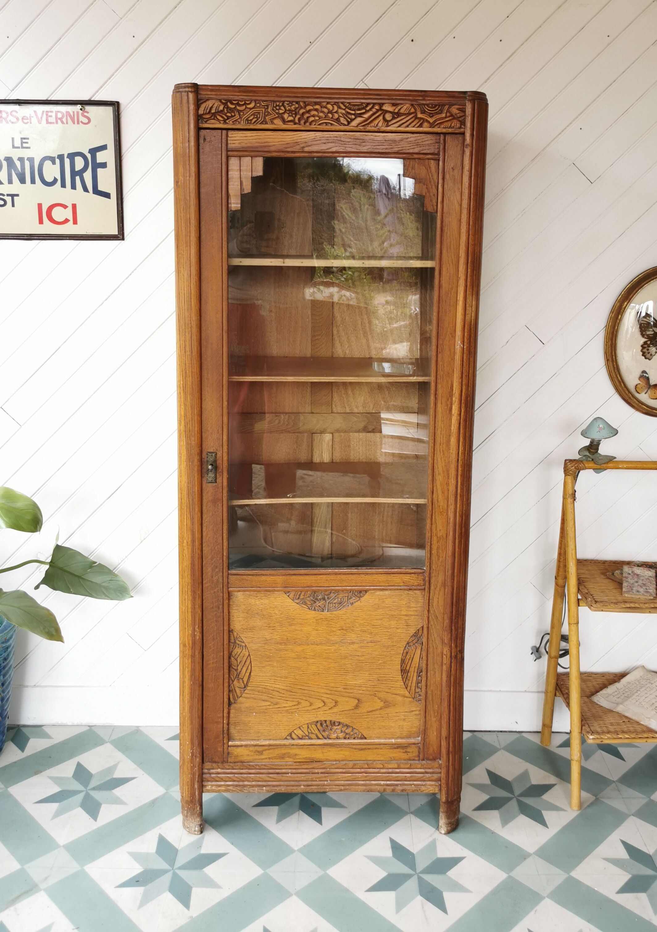 Bonnetière vitrée 1930