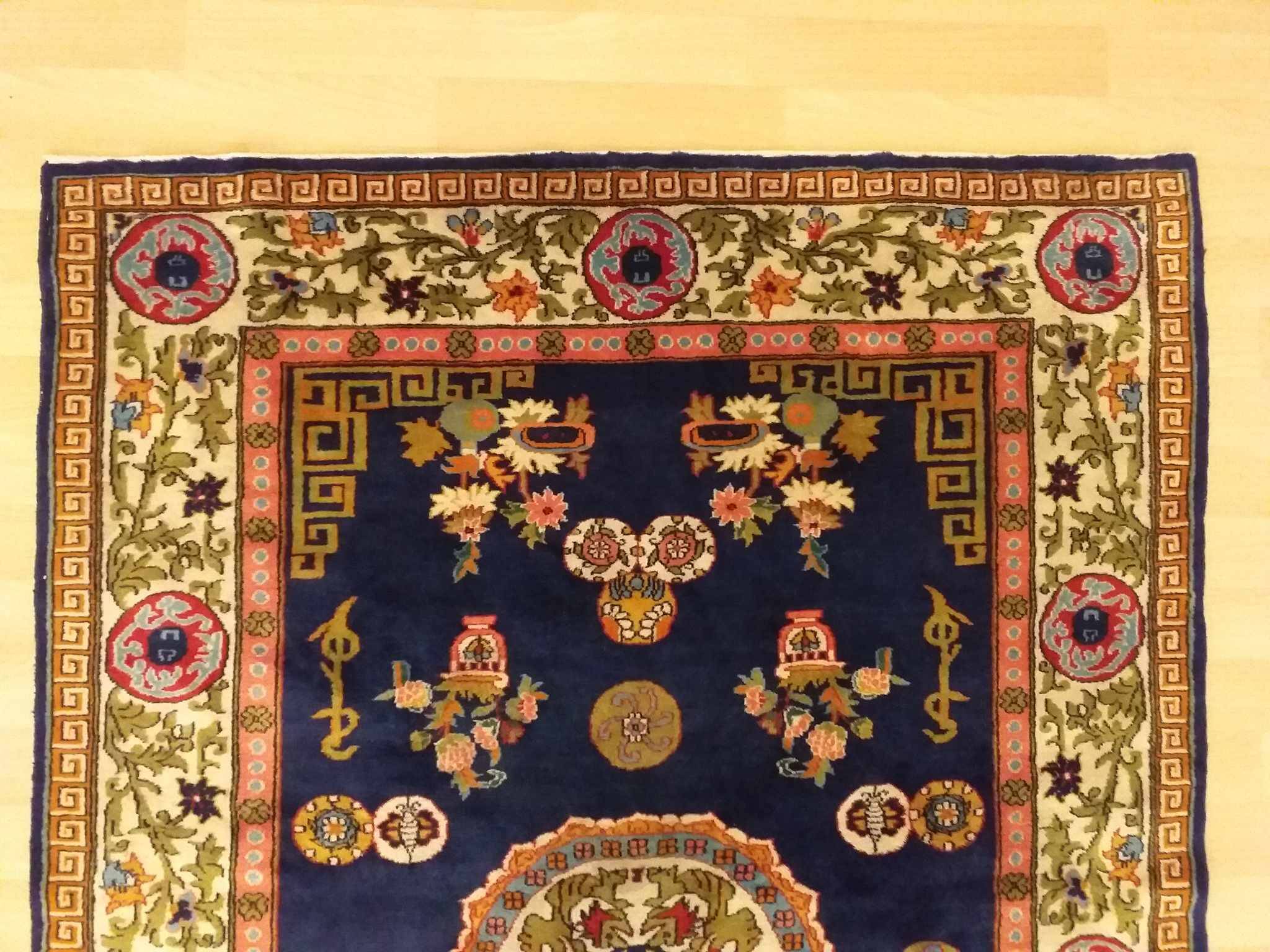 Handmade chinese rug 177x125cm