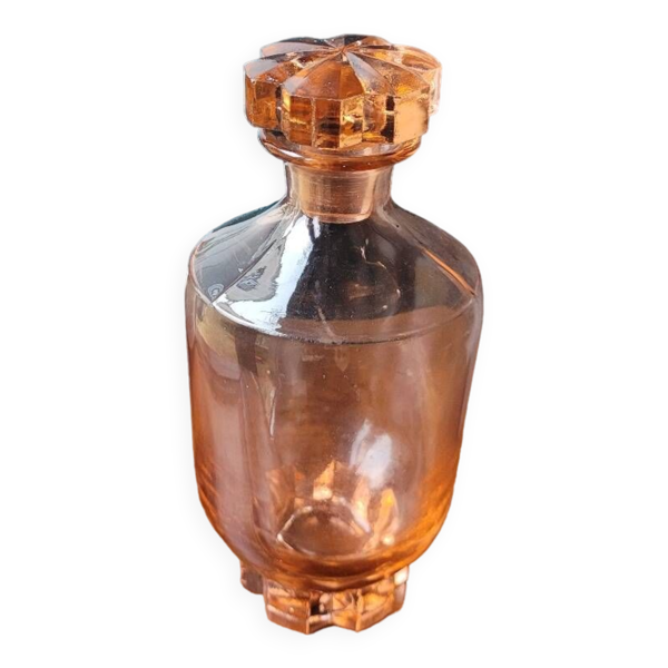 Carafe en verre de dépression rose