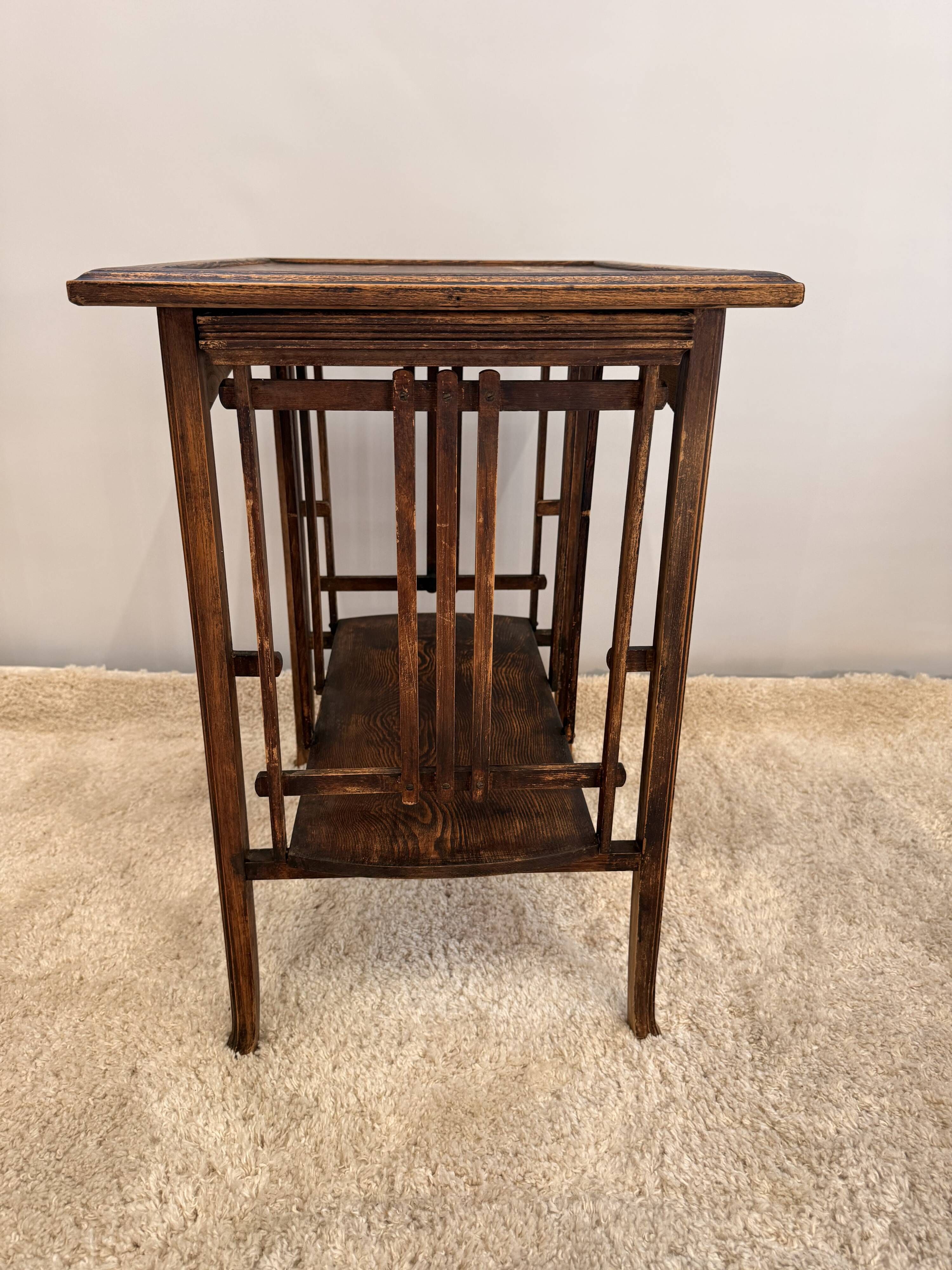 Antique English wooden tea table – Folding trays