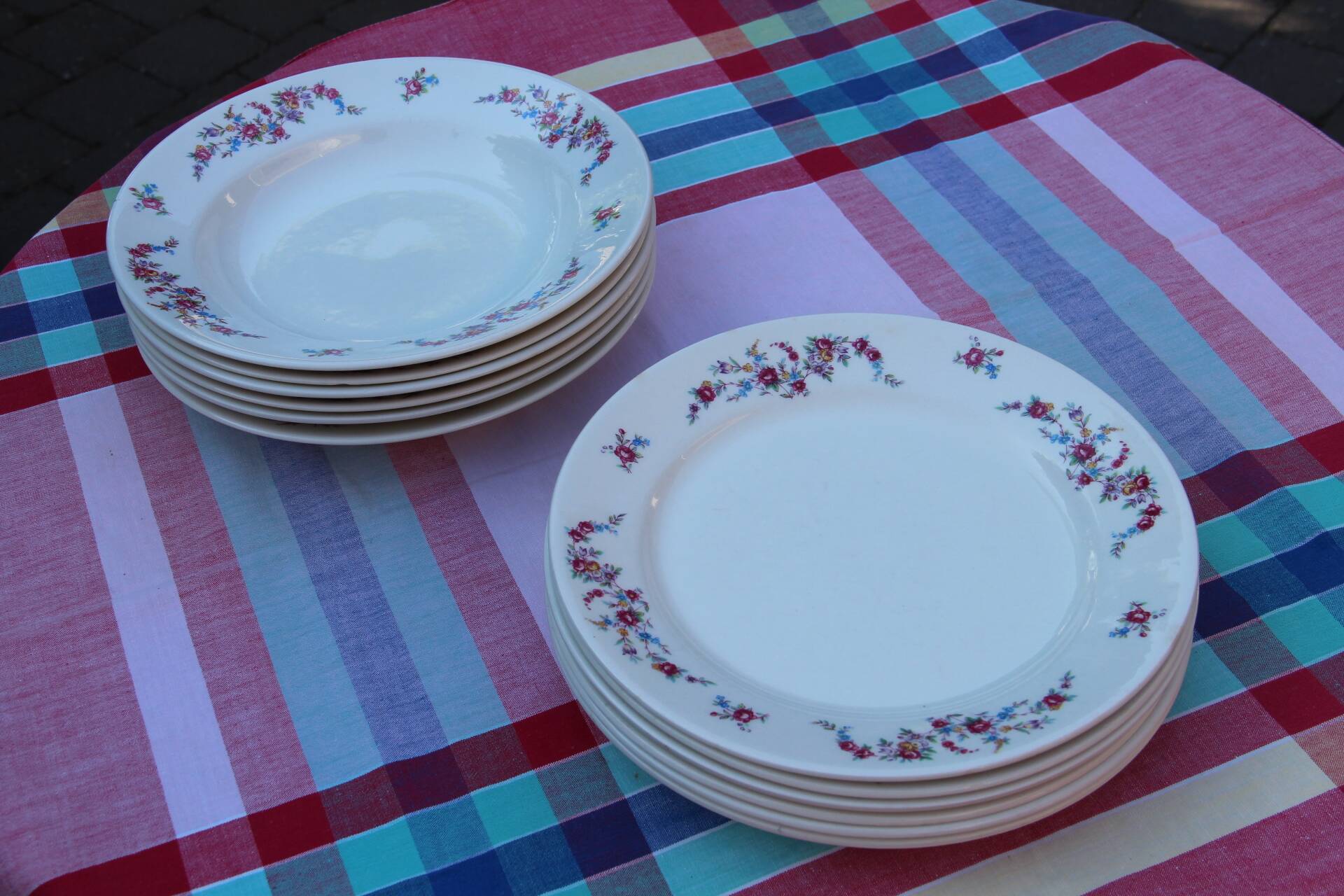 Maastricht faience dinnerware set