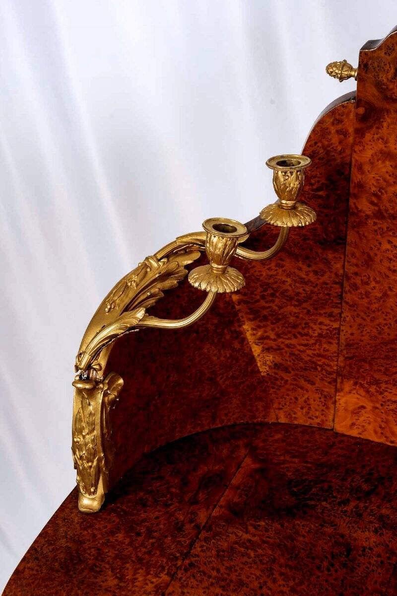 Coiffeuse forme haricot - loupe de thuya et bois de rose - époque: art déco