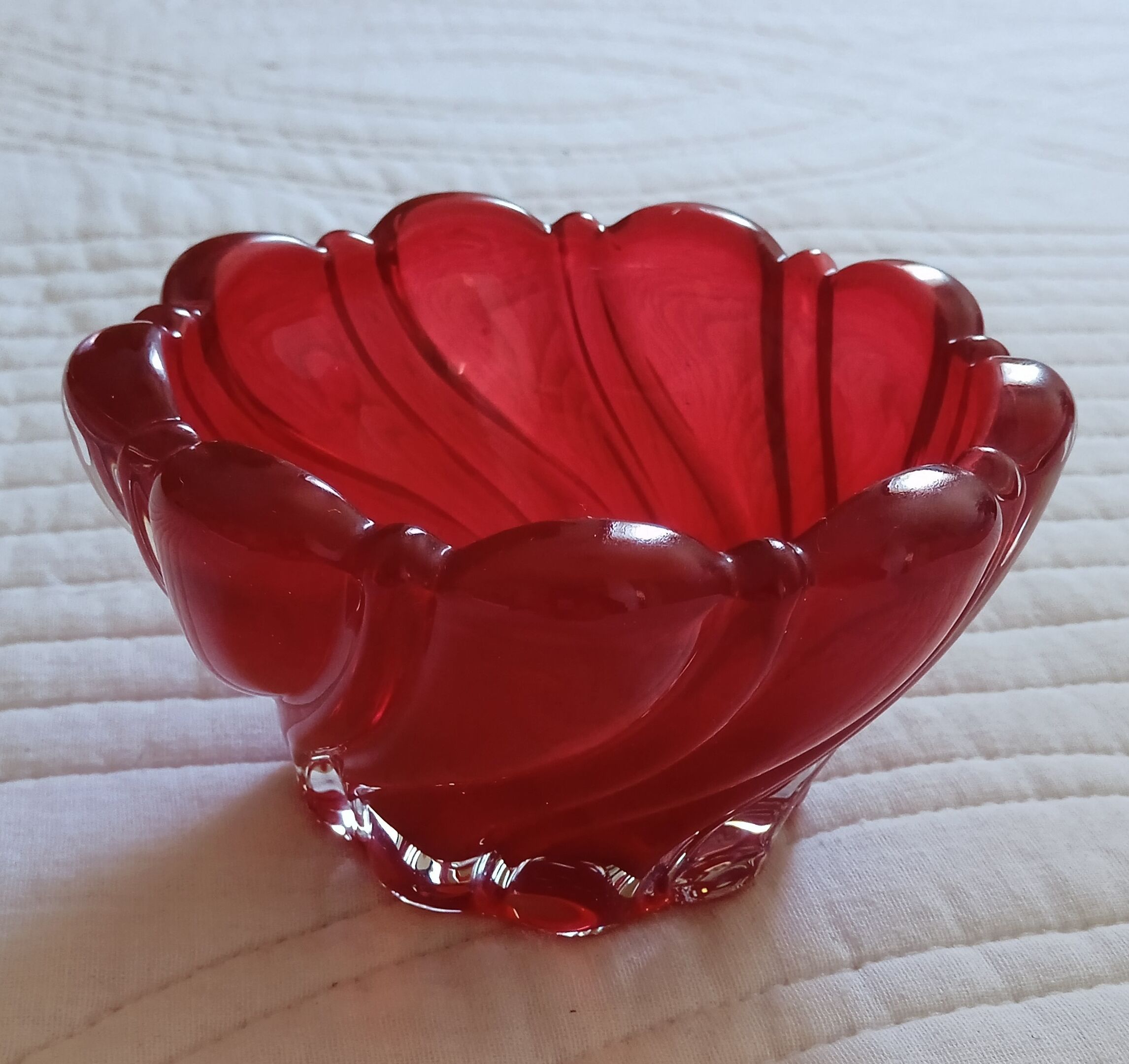 Vintage red blown glass ashtray empty pocket