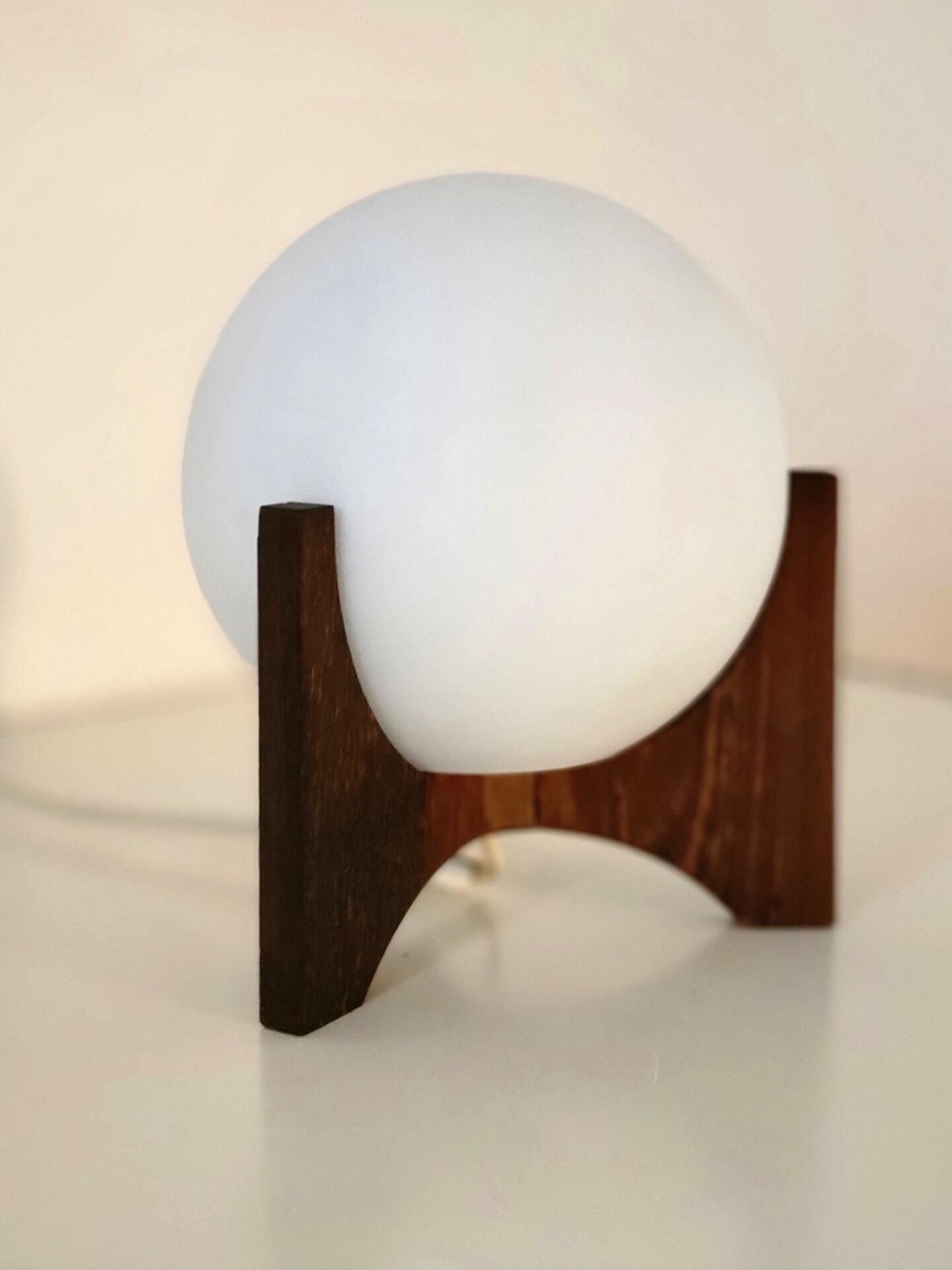 Raak Amsterdam Hokusai D-2022 table lamp in wenge & opal glass