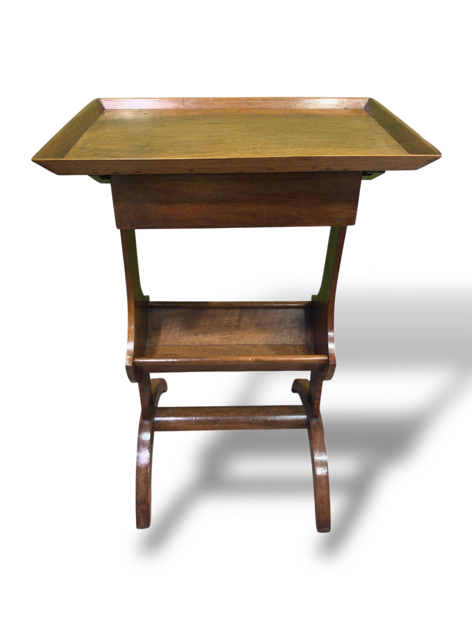 Table d'appoint en bois "Belle époque" (vers 1900-1910)