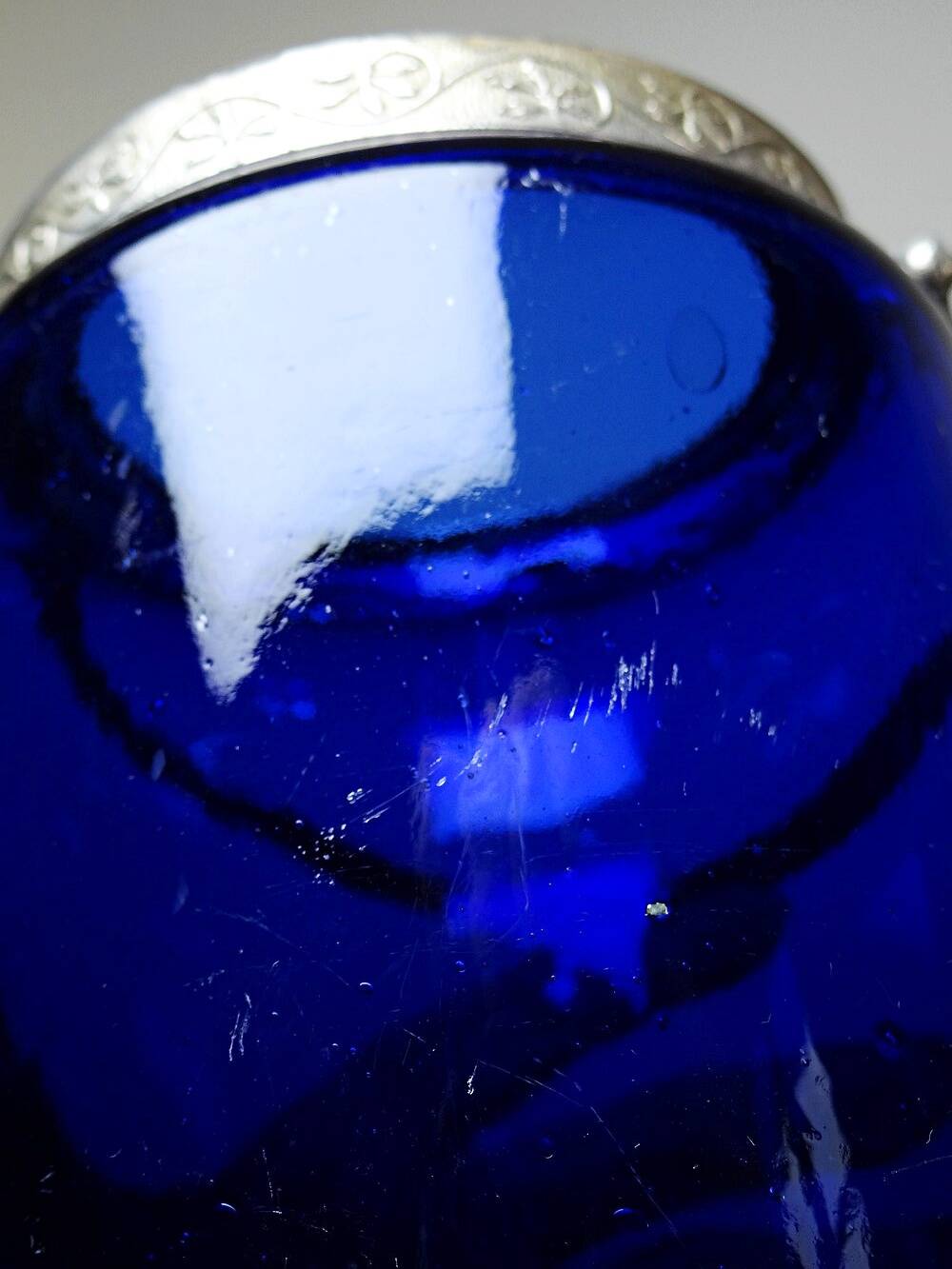 Antique biscuit jar/sweet jar, cobalt blue glass and silver-plated metal, early 20th century.