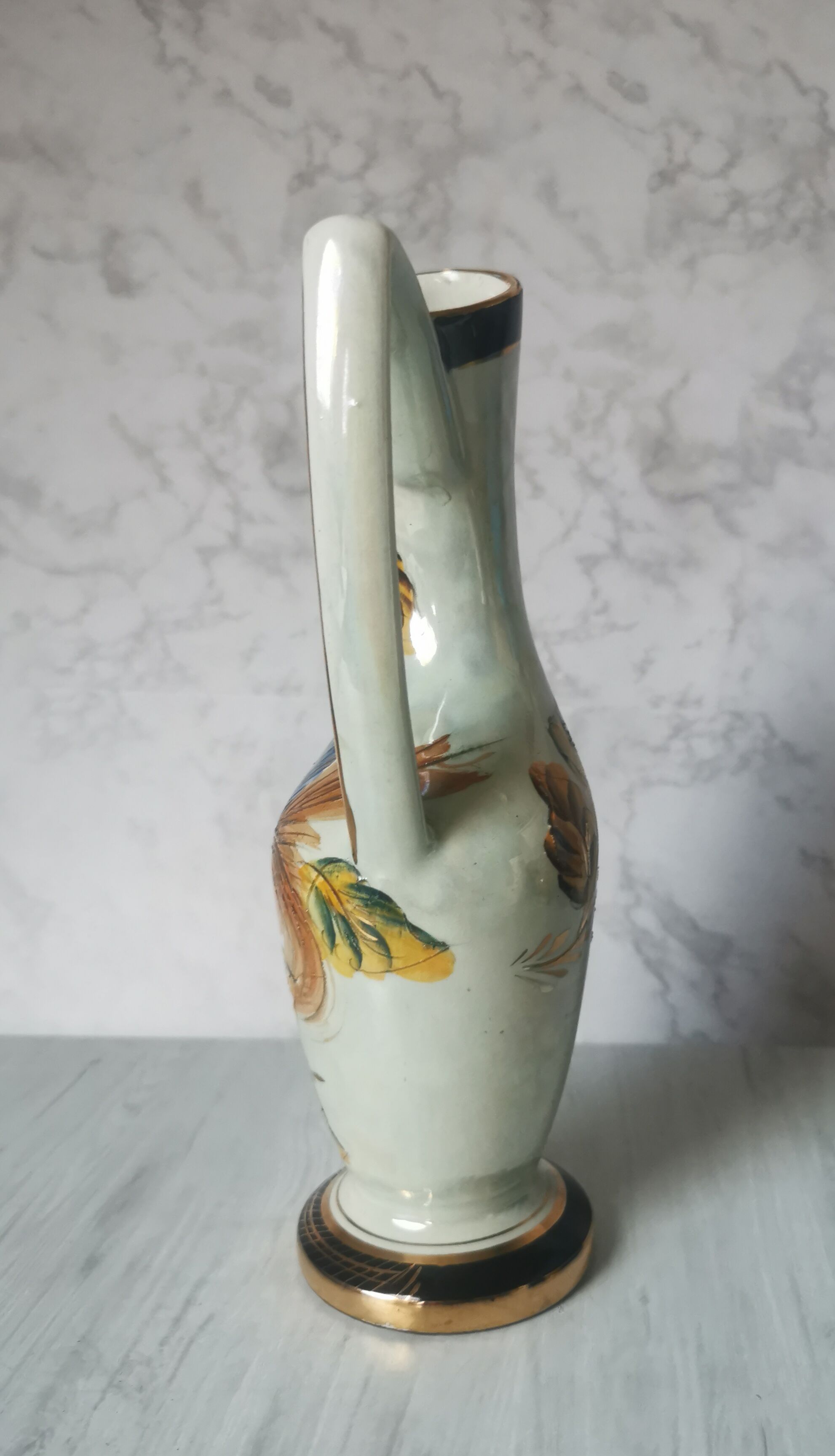 Ceramic hummingbird vase by Bequet