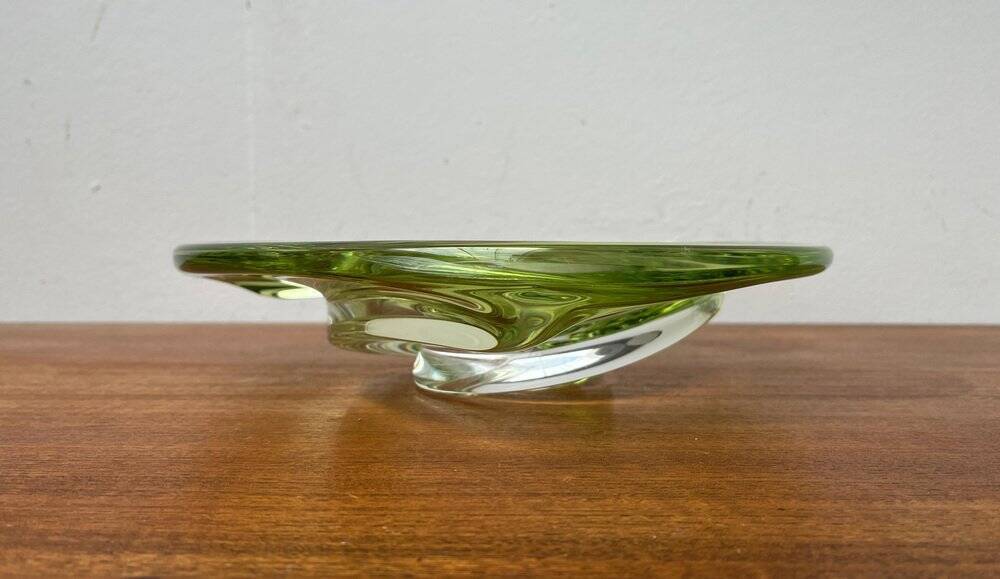 Mid-century modern crystal fruit bowl by Rene Delvenne for Val Saint Lambert, Belgium, 1960s.