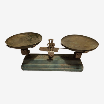 Vintage scale