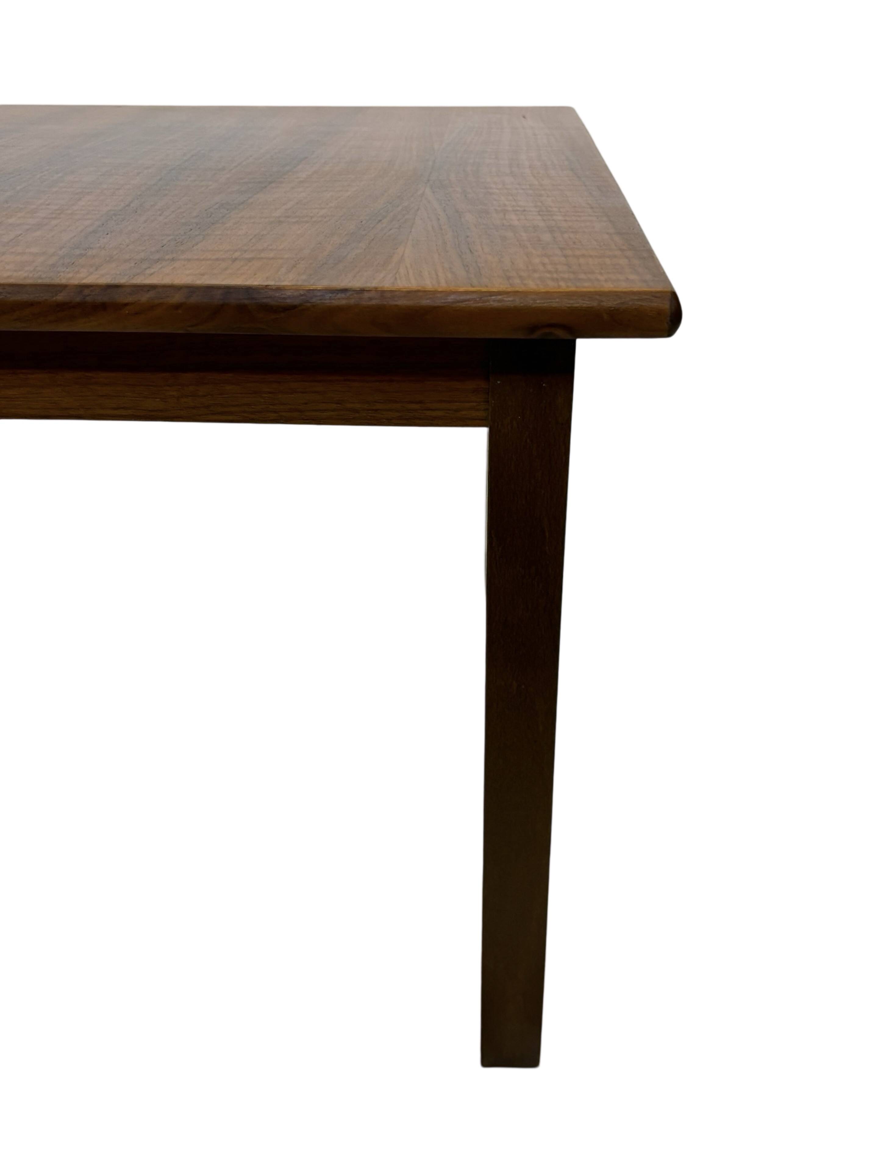 Table basse vintage compacte en palissandre design années 70