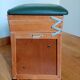 Coffre tabouret de pêche  en bois et skaï vert