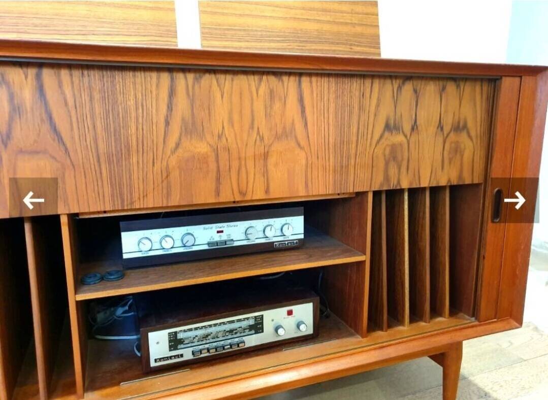 Danish sideboard by Arne Vodder for Sibast Danmark / Hifi music cabinet with Rio rosewood revolving doors