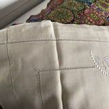 Drap 2 personne métis avec bandeau à fleurs brodé et monogramme