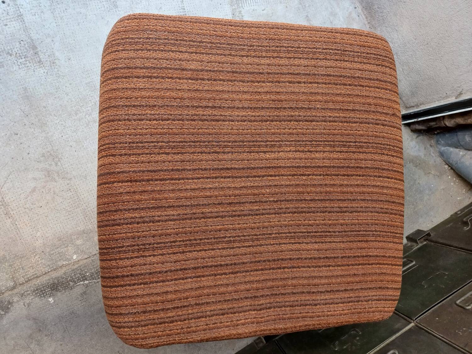 Ottoman, pouf, repose pied de fauteuil vintage 1960