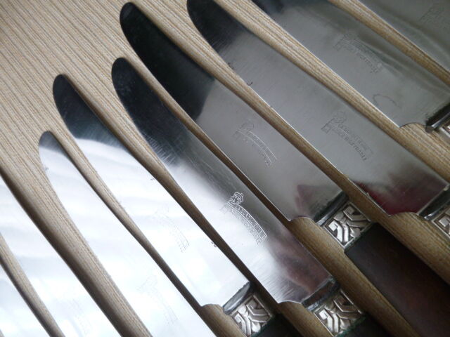 Coffret de 12 couteaux de table La Durollienne  Inox et bois