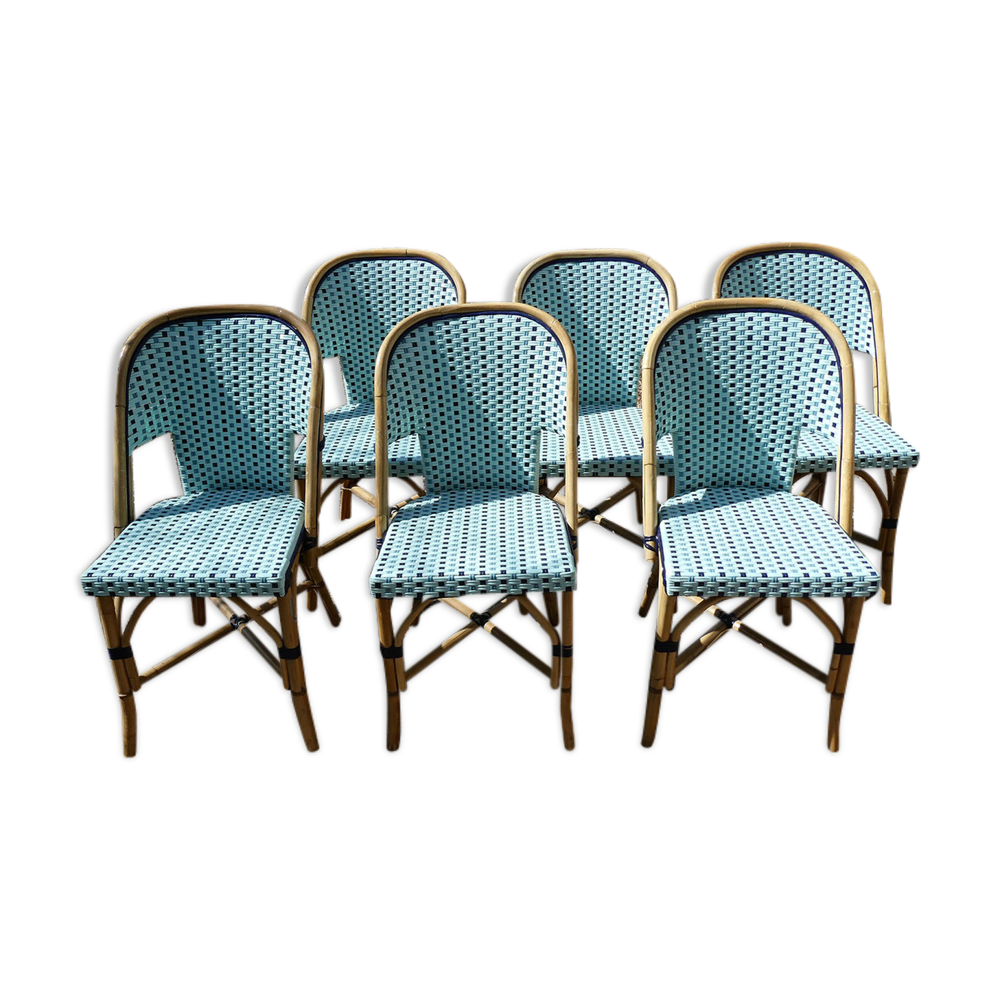 Chaises bistrot de terrasse type parisienne en rotin et cannage bleu
