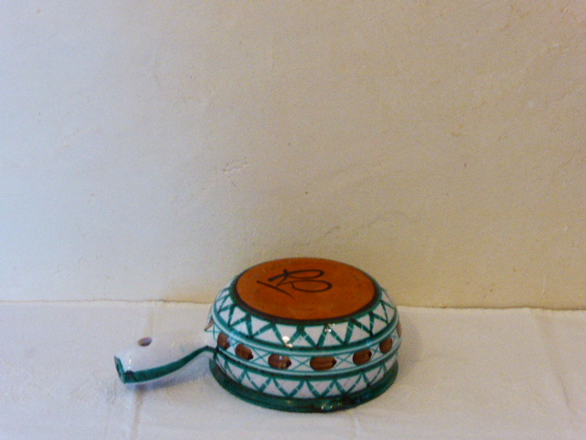 Salad bowl in the form of fondue pot, Robert Picault Vallauris, in enamelled ceramics, vintage 1950/60,