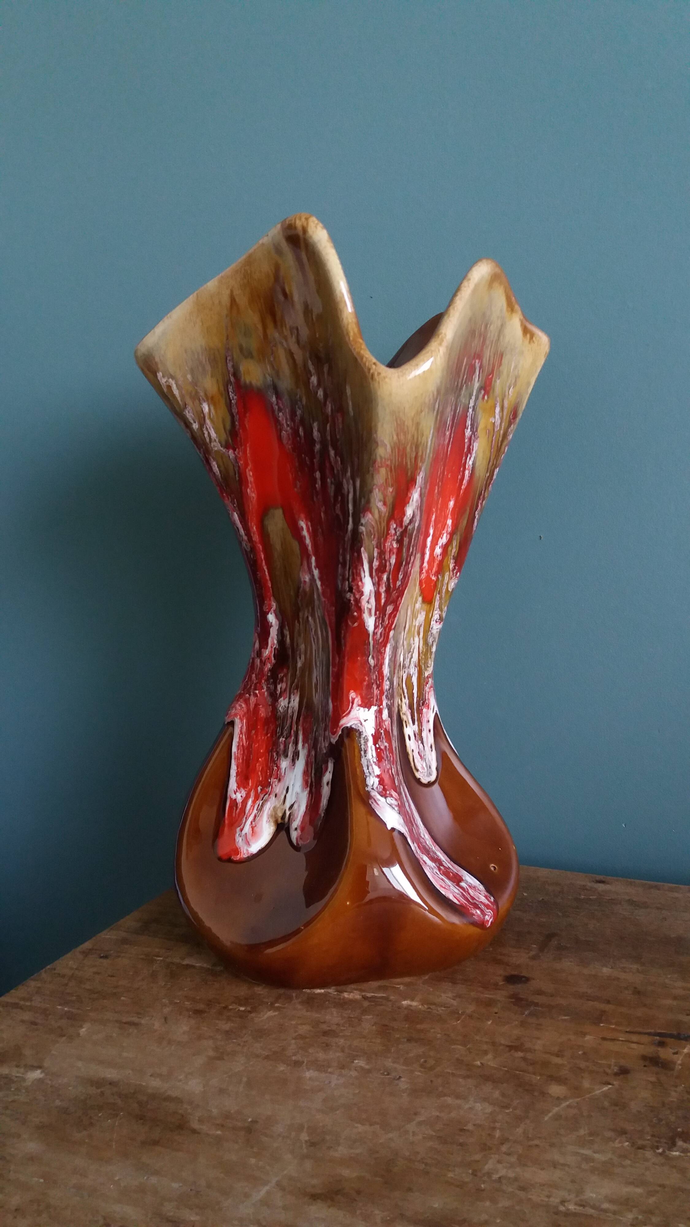 Vallauris vase in flamed ceramic, free-form model 330.