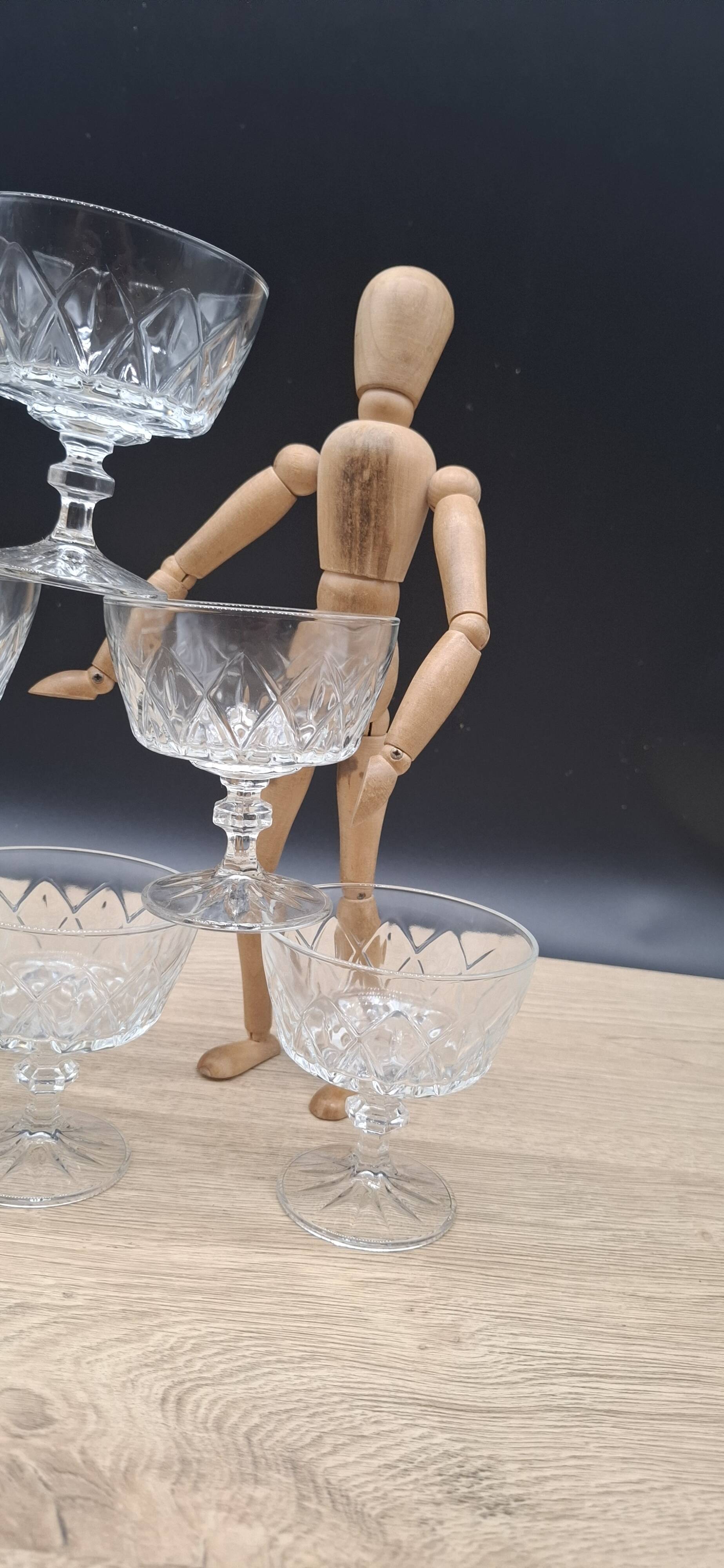 Set of 6 chiseled sparkling wine glasses