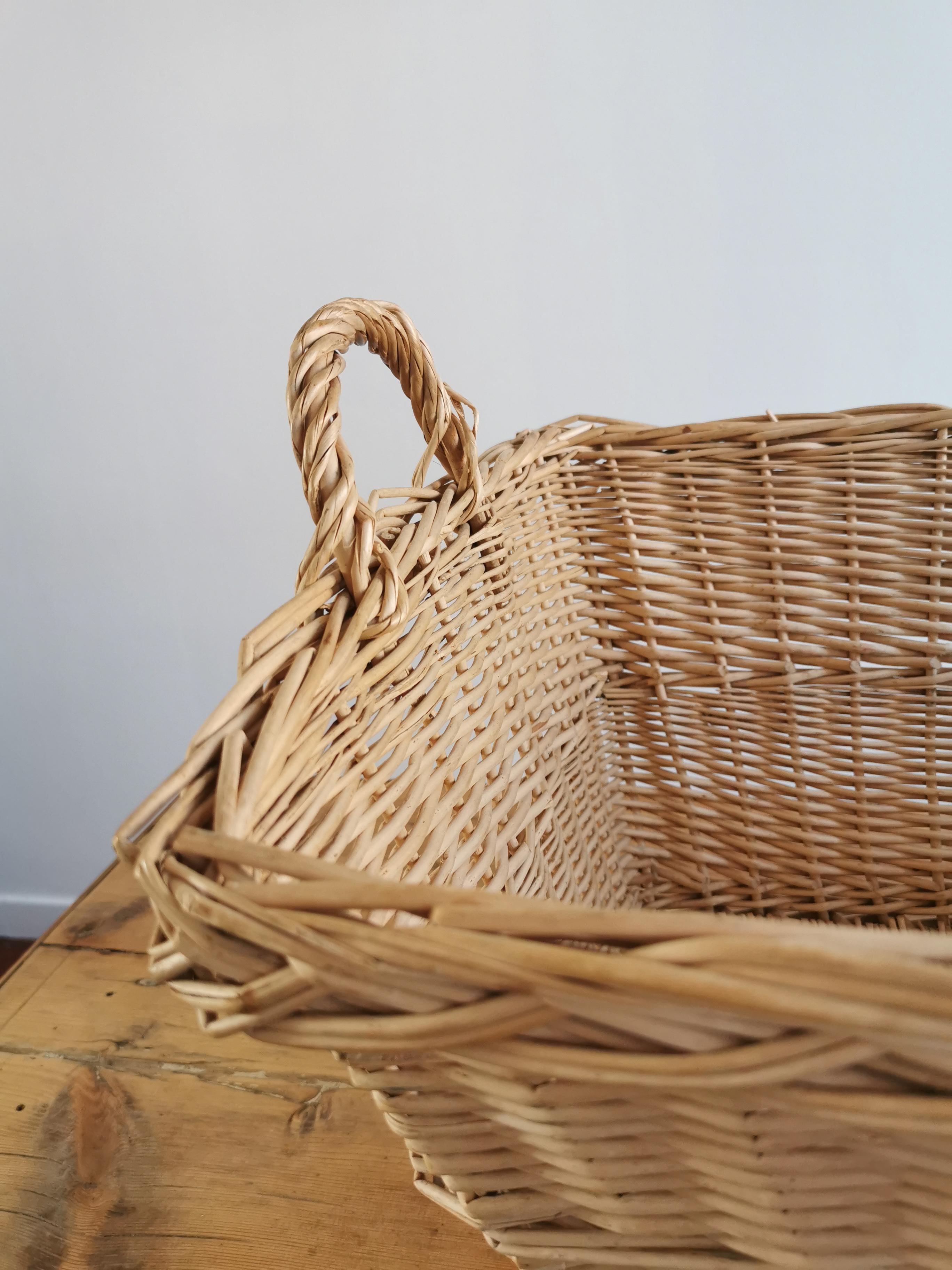 Wicker pan