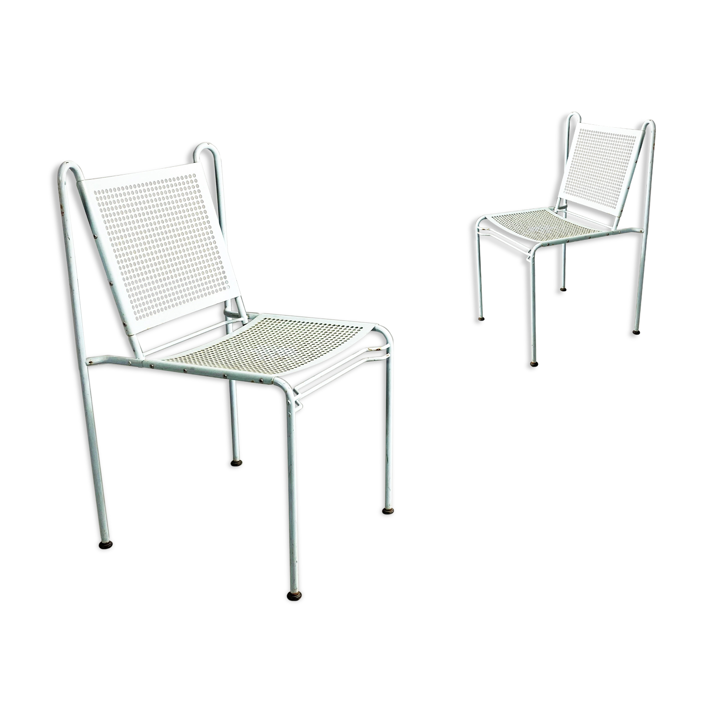 Paire de chaises perforées empilage en acier