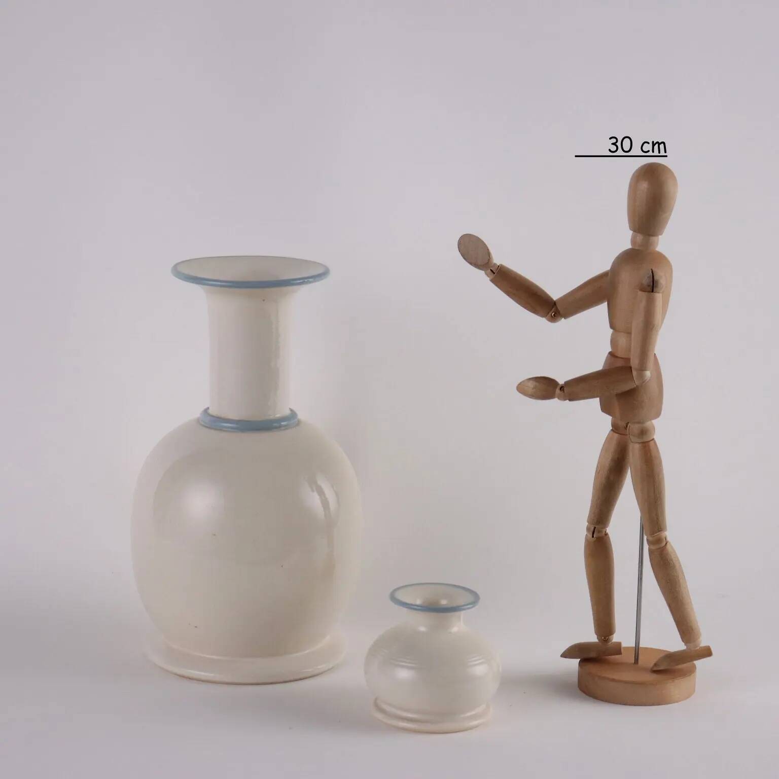 Pair of vintage vases from the 1970s by Man. Bucci, Italy.