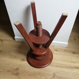 screw stool