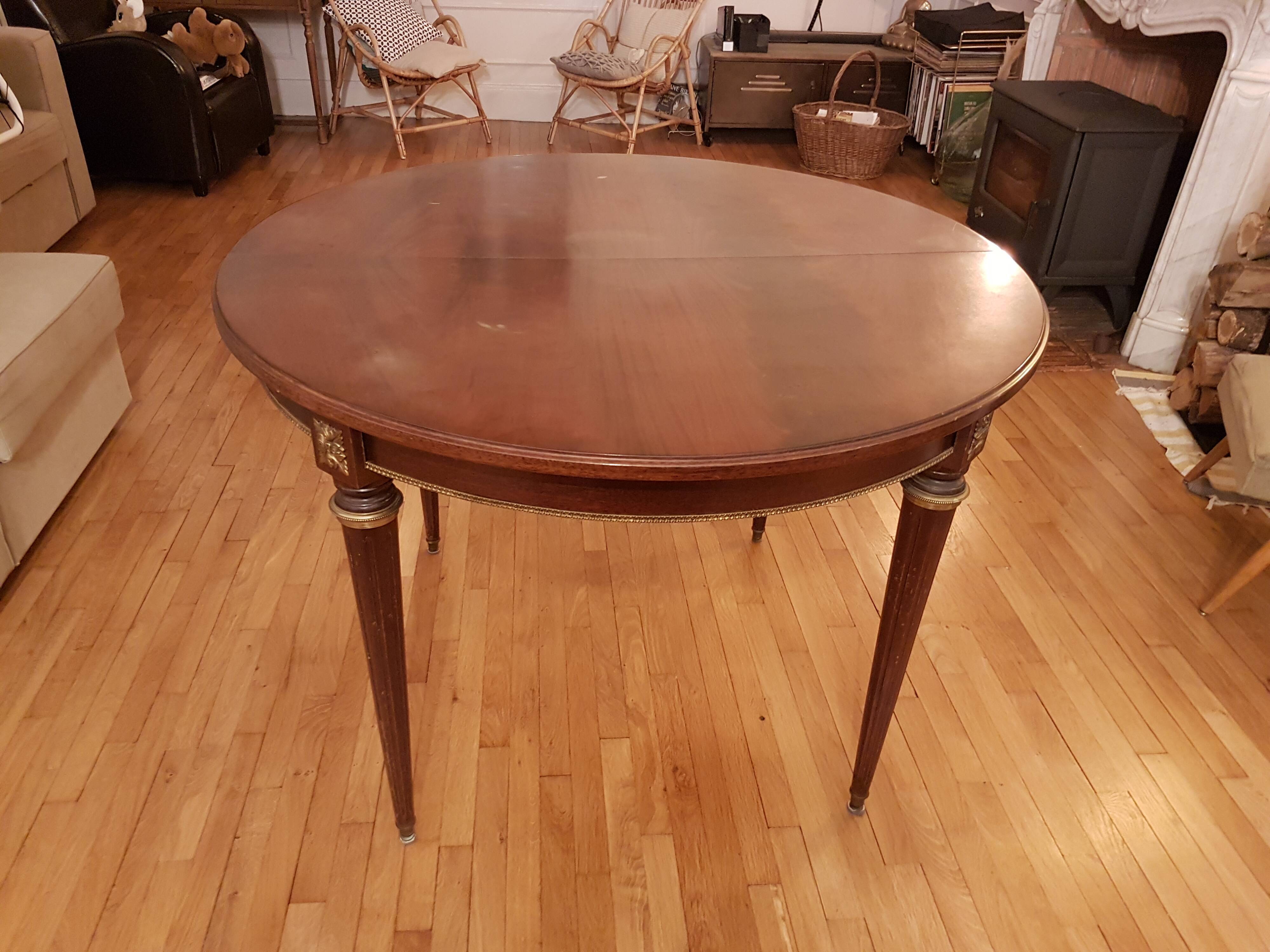 Louis XVI-style dining table