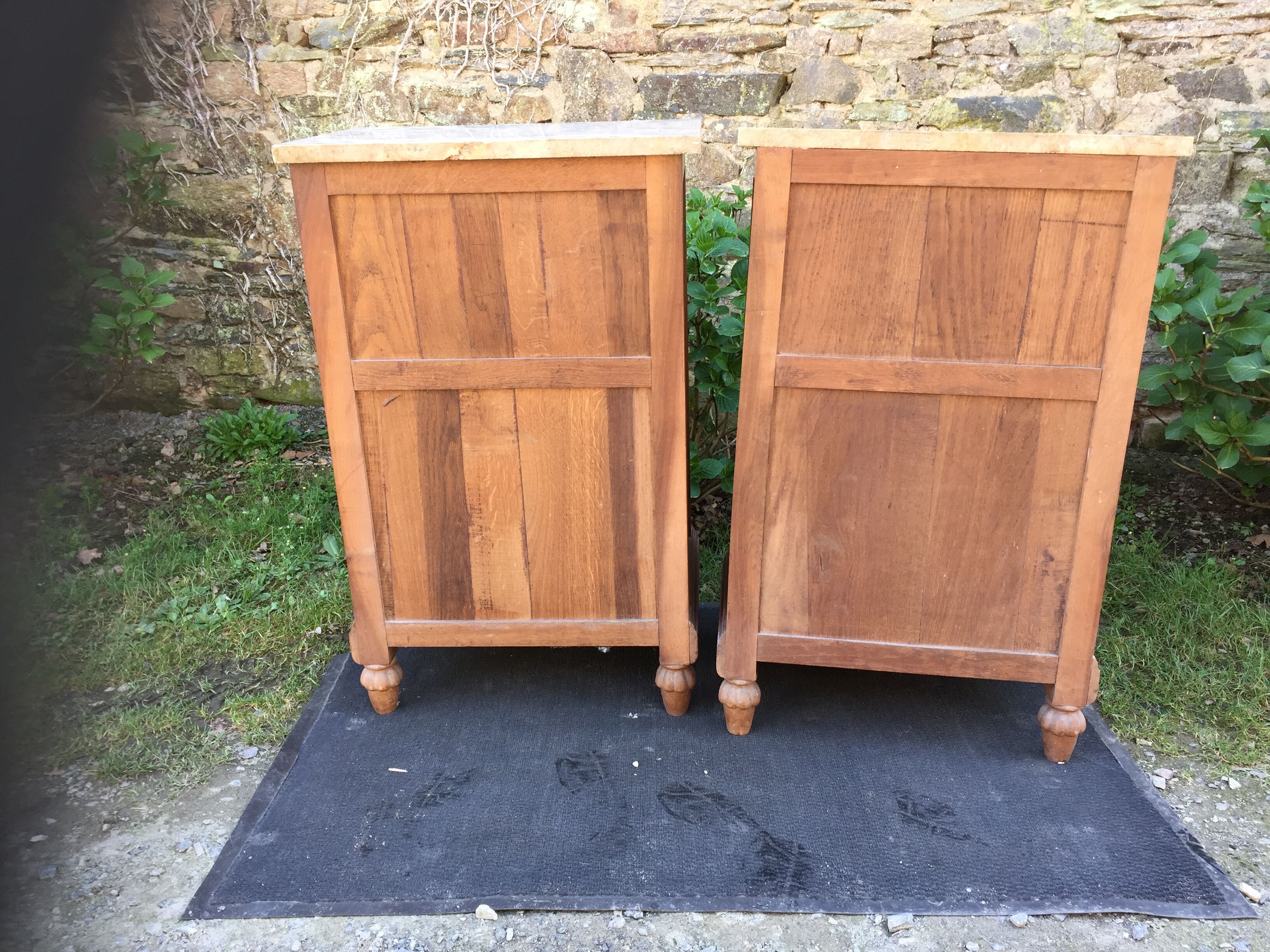 Tables de chevets vintage art deco en noyer