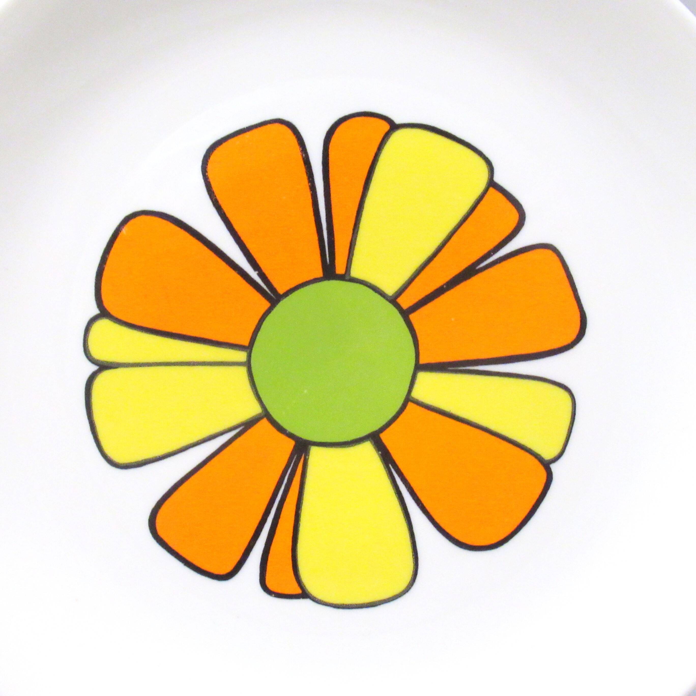 Six 70s Flower Dessert Plates