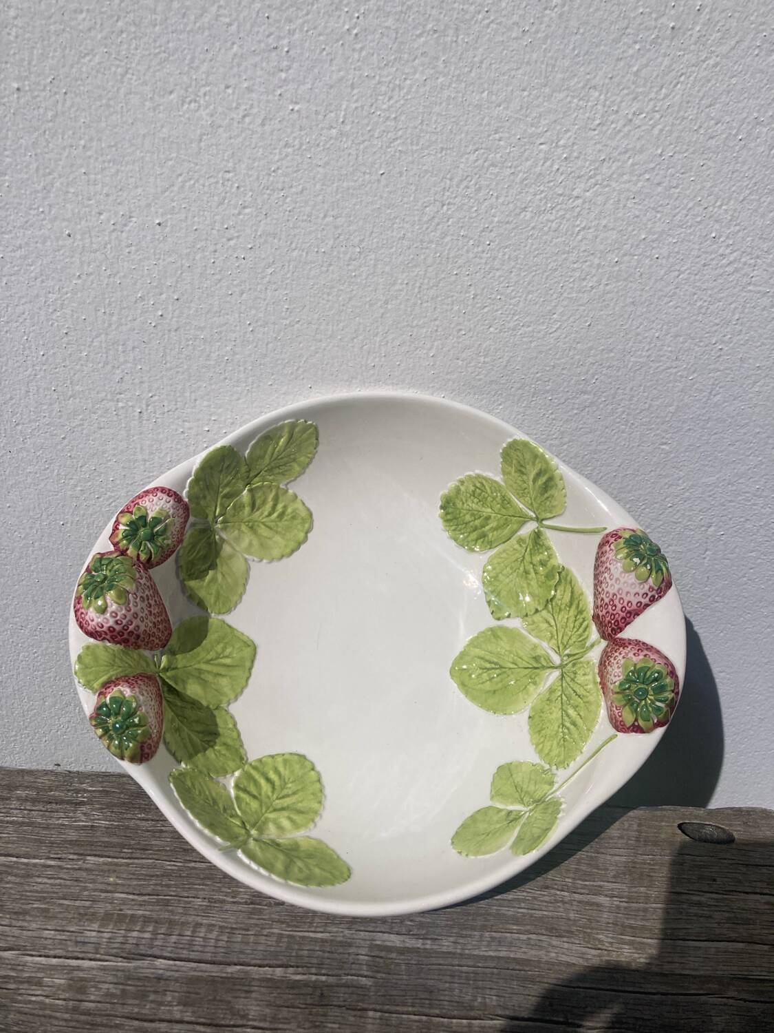 Ceramic fruit slip salad bowl