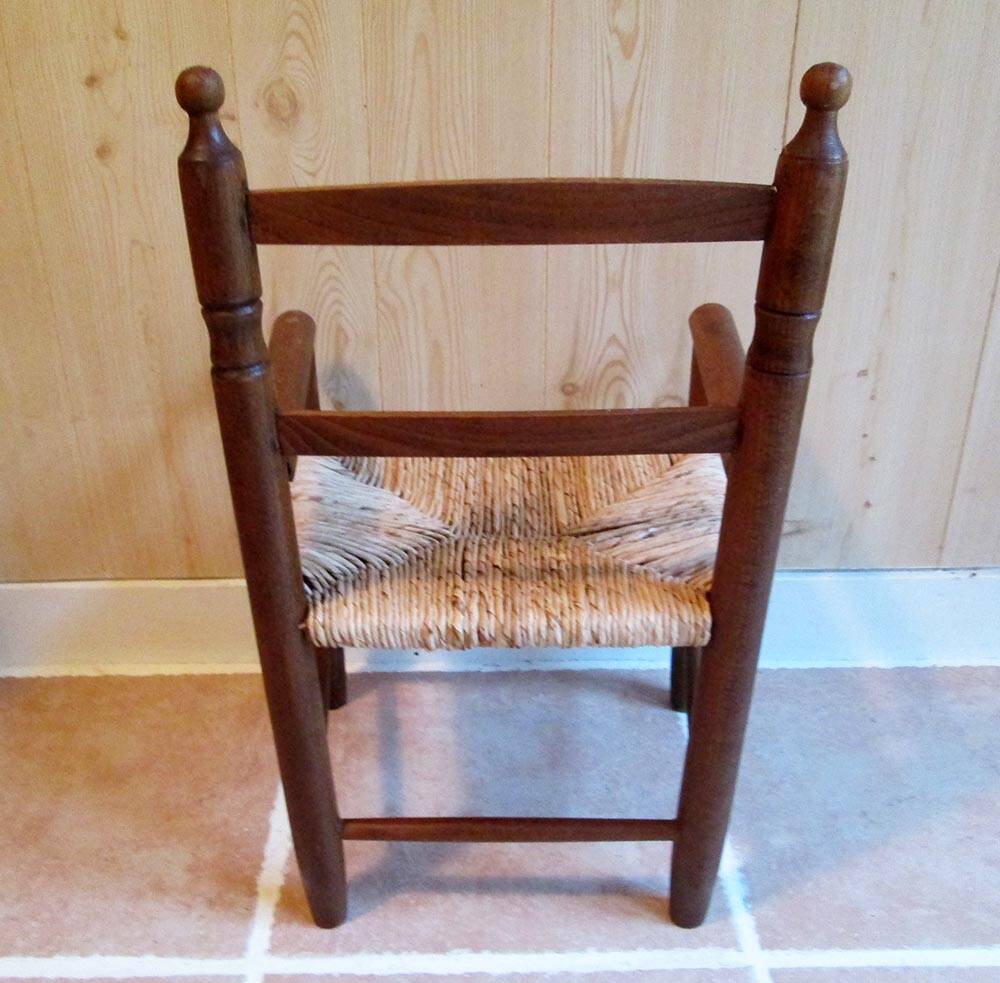 Children's armchair in wood and straw
