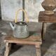 Tabouret d'appoint en teck upcyclé, traces de chromie verte