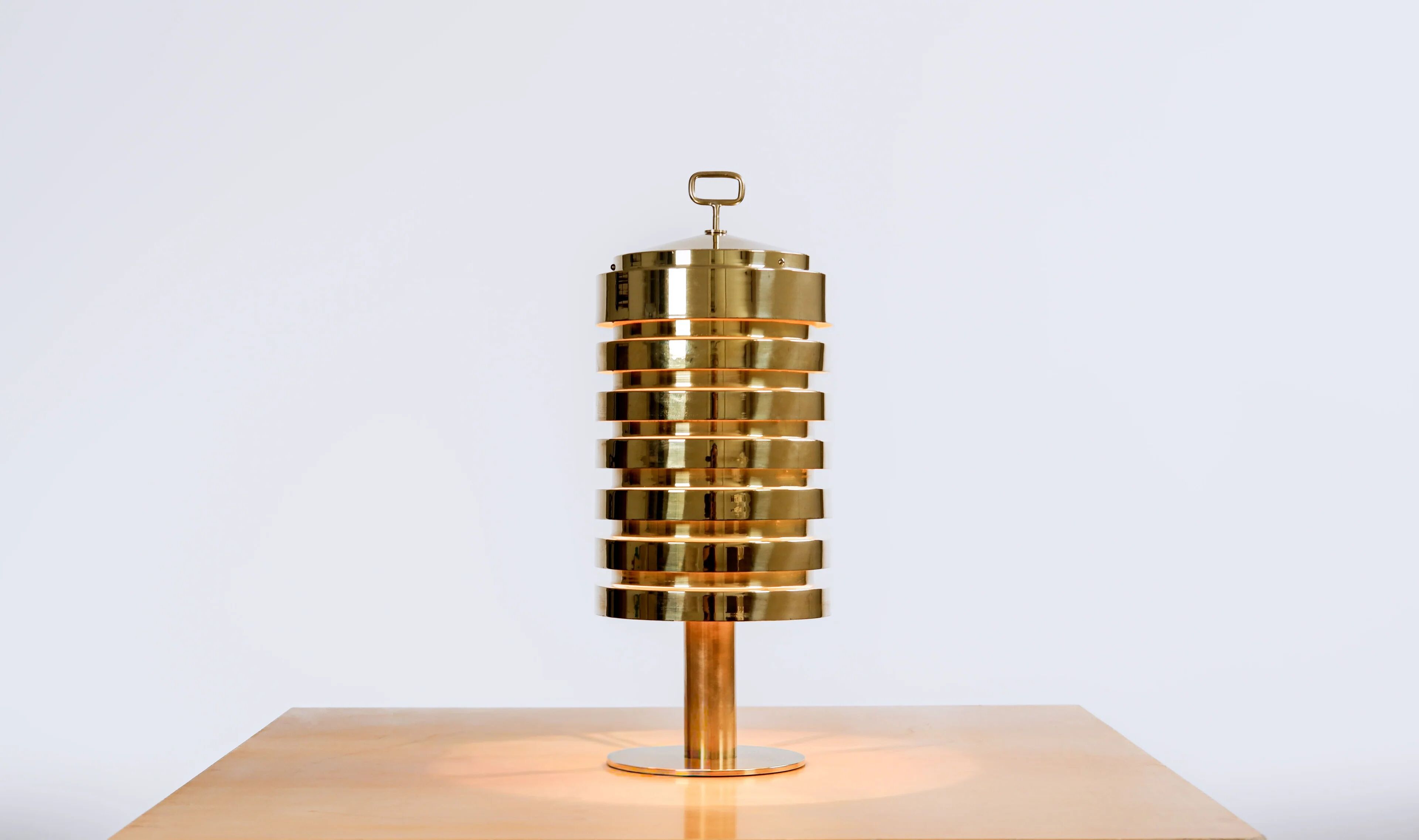 Hans Agne Jakobsson B99 table lamp. Circa 1960.