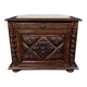 Coffre à linge de palier en hêtre et noyer massif, style louis xiii – fin xixe