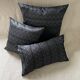Coussin Kachin noir brillant 30x50 cm