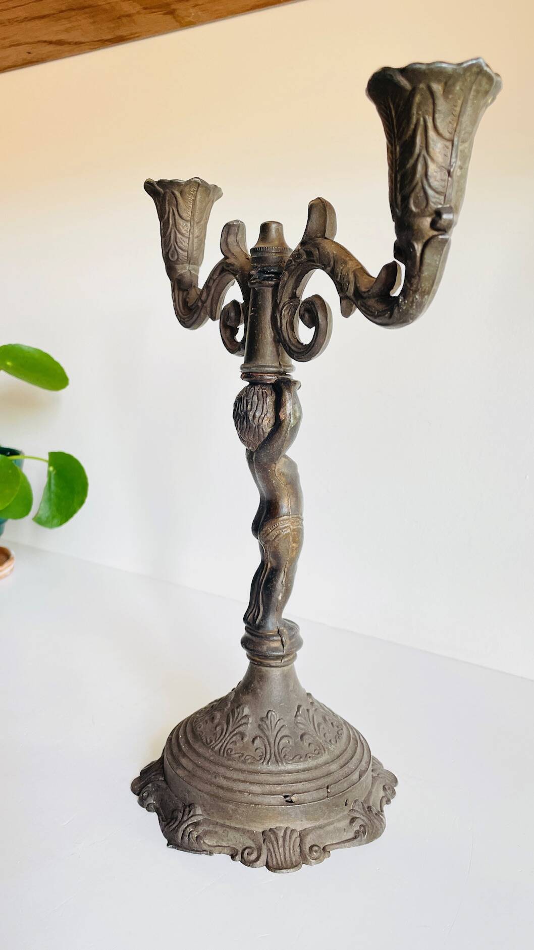 Little angel table candle holder