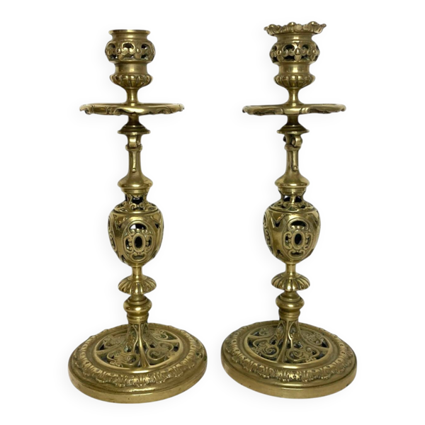 Paire de flambeaux bronze ciselé de feuillages XIXème