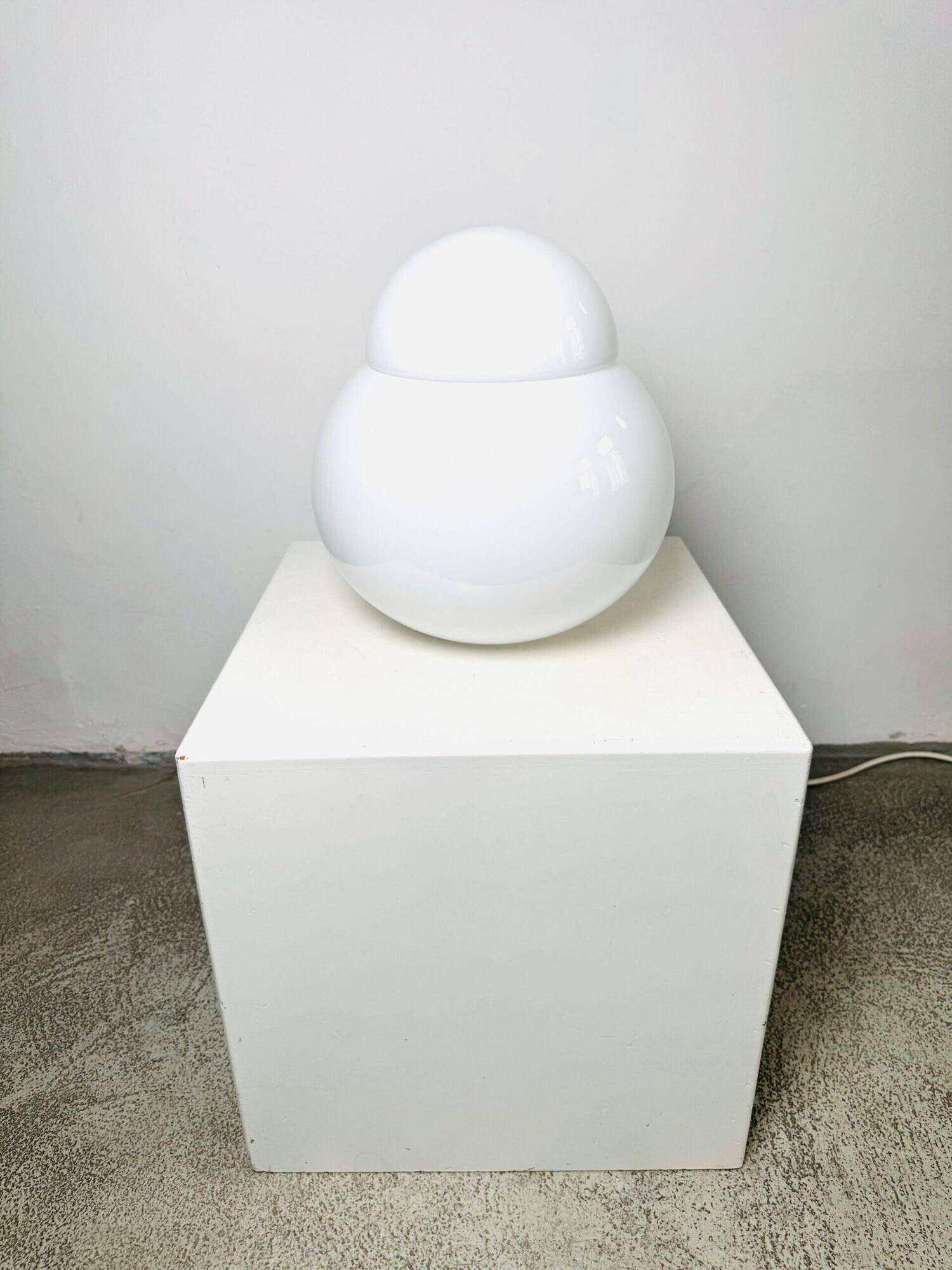 Daruma Model 5028/3 Milk Glass Sphere By Sergio Asti For Candle Milano, Italy 1980S