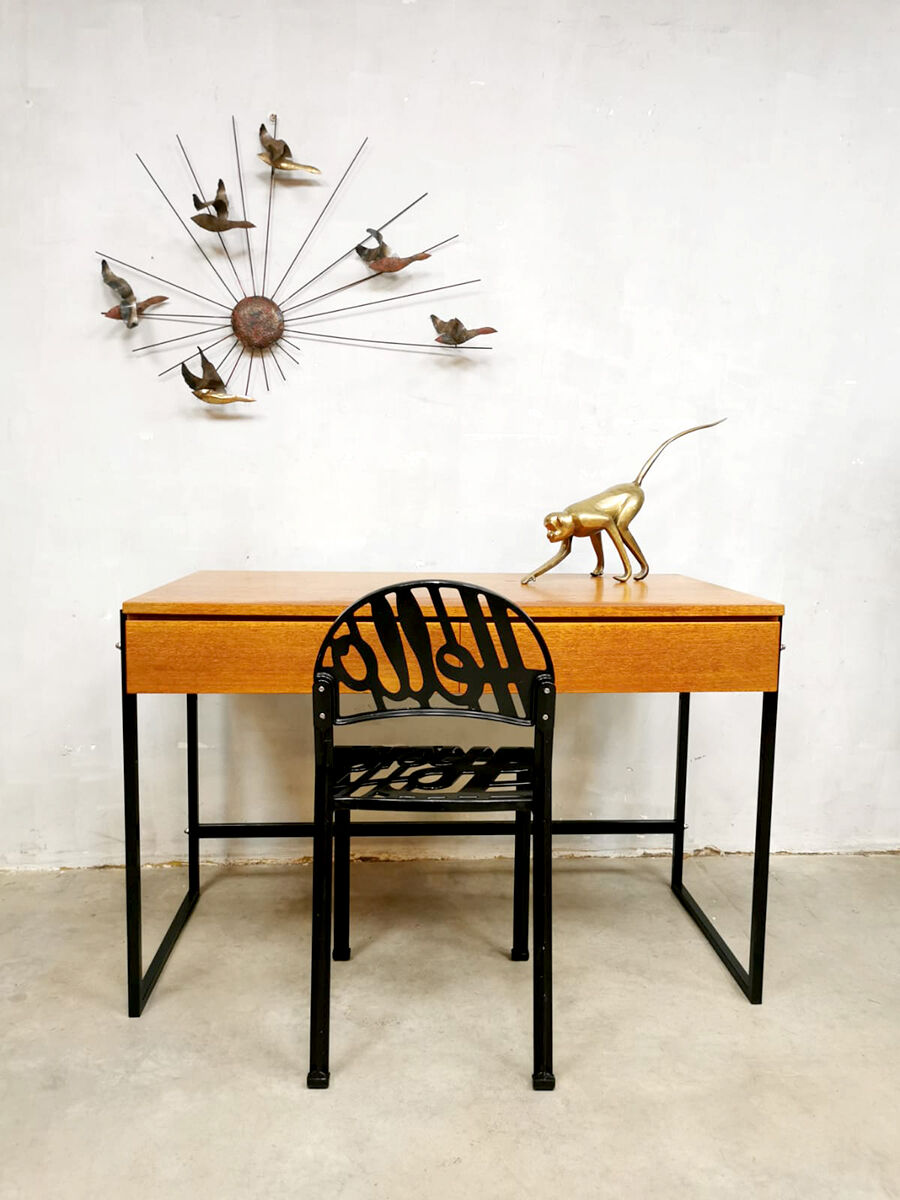 Vintage design writing desk ‘Minimalism’