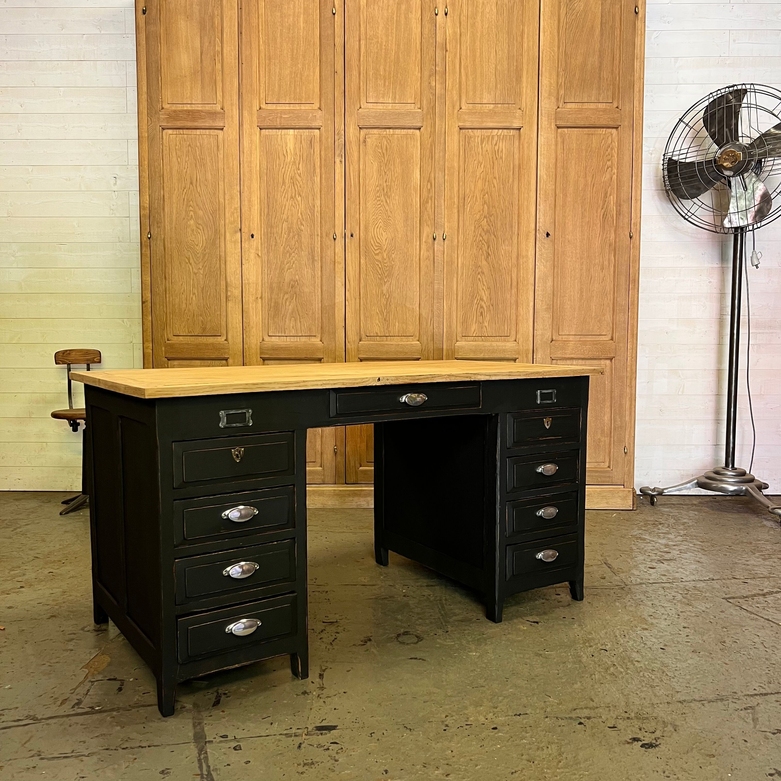 Old American style office in solid oak