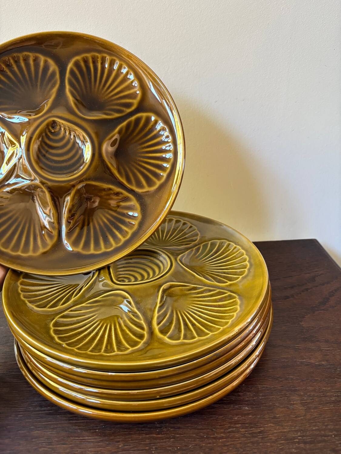Set of 7 vintage khaki oyster plates