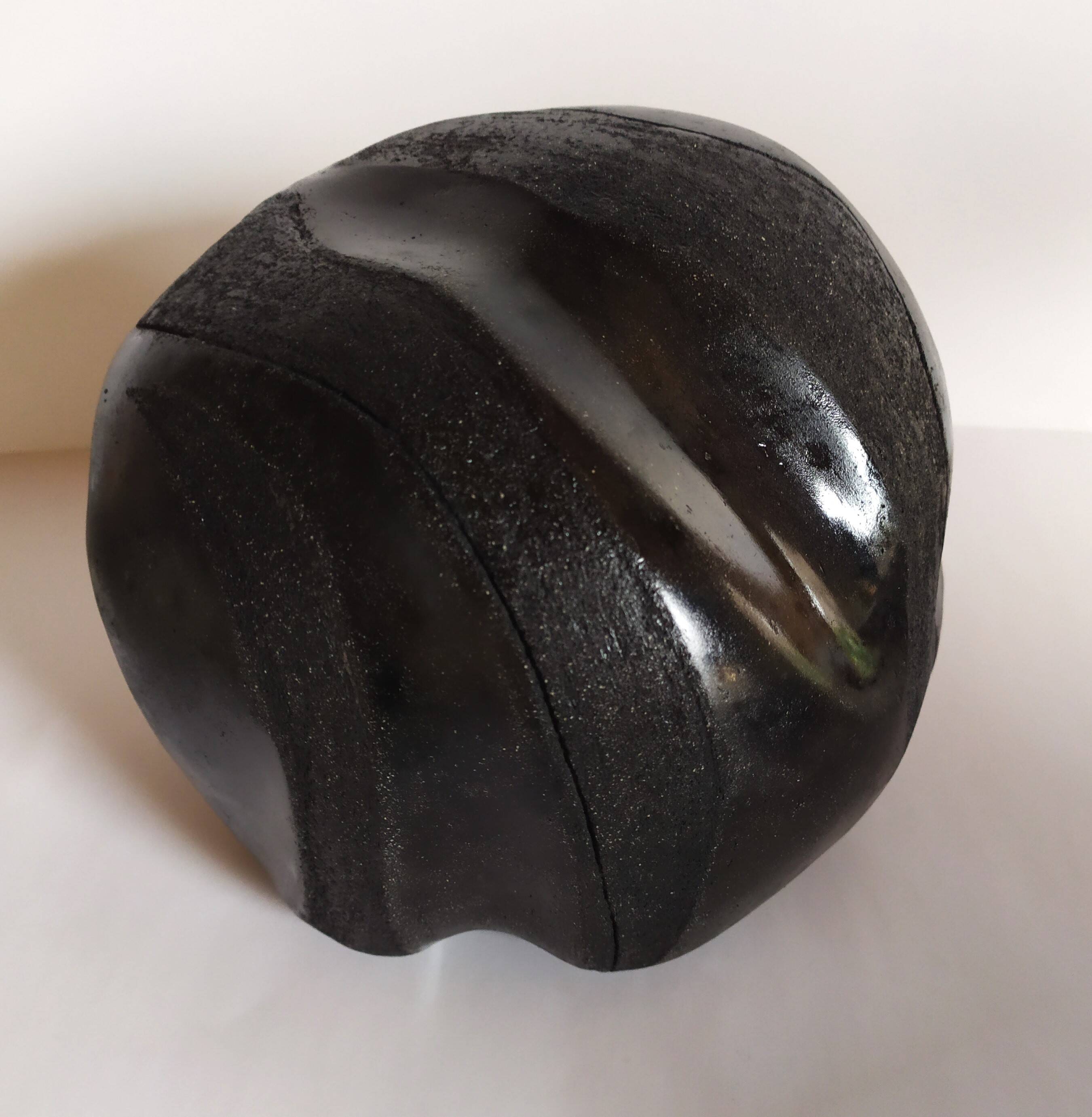 Ceramic artist listed Akoun