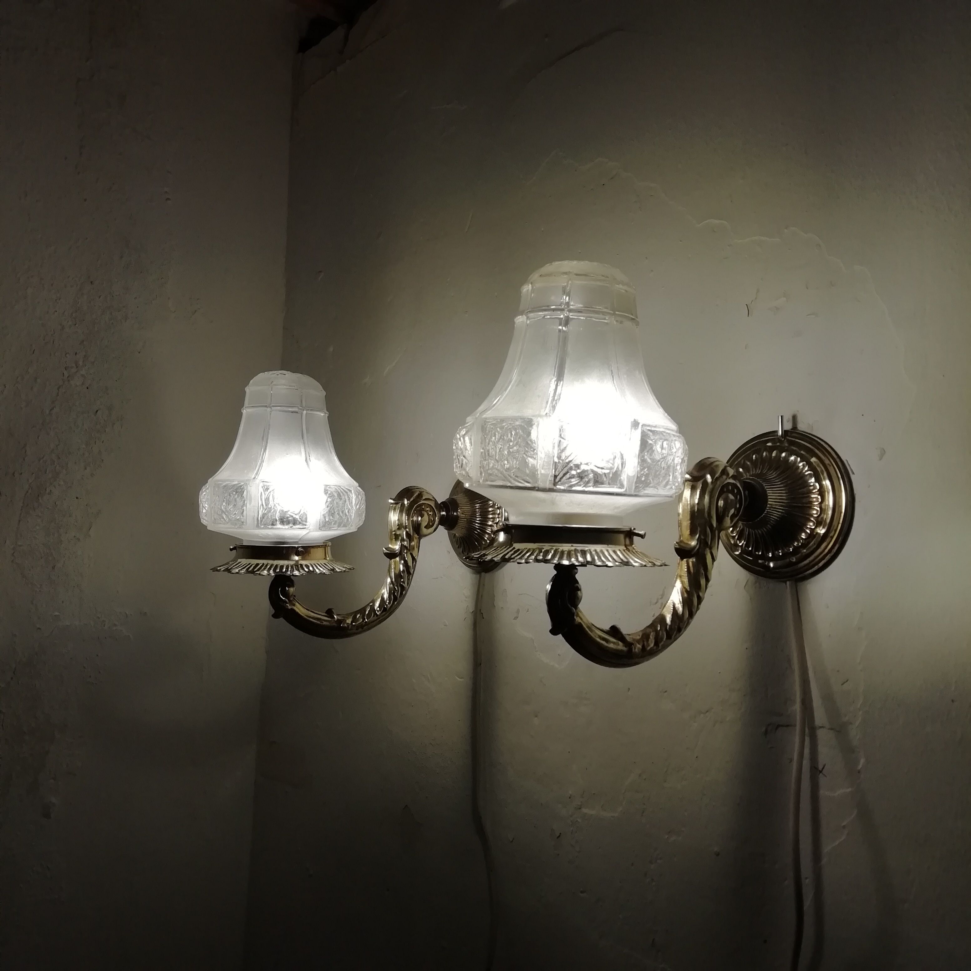 Brass and glass "art deco" wall light 1940