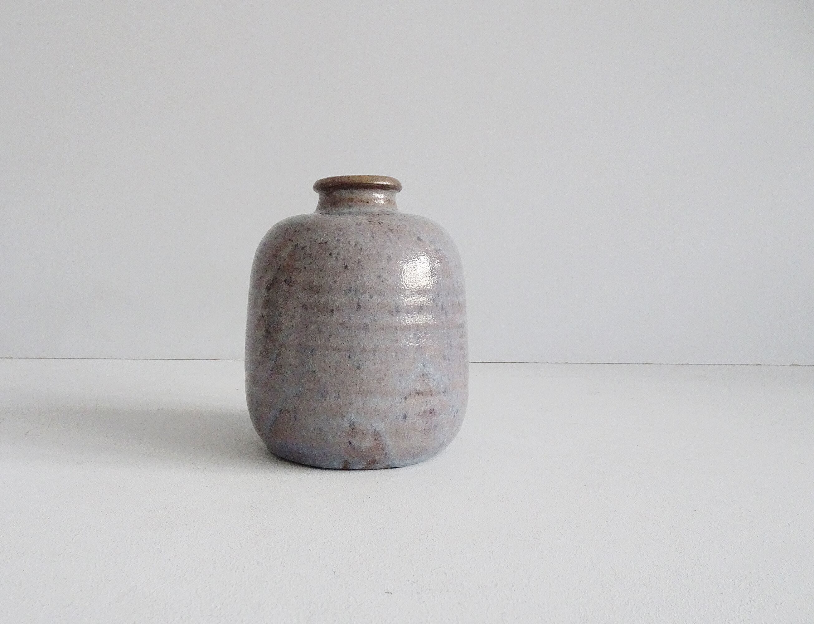 Vase in blau braun, Mid Century Keramik, bauchige Blumenvase
