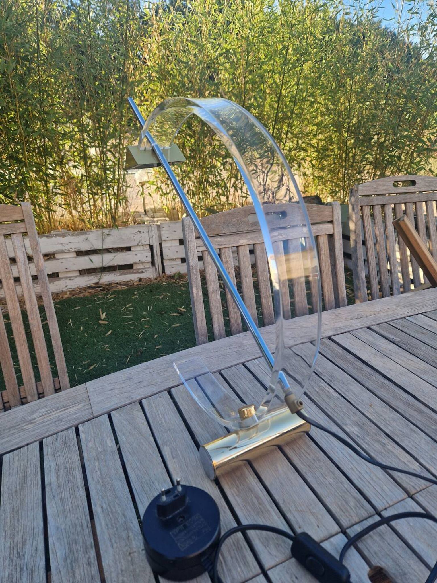 Modernist table lamp in metal, plexiglass, and brass by TECA ITALIA circa 1980.