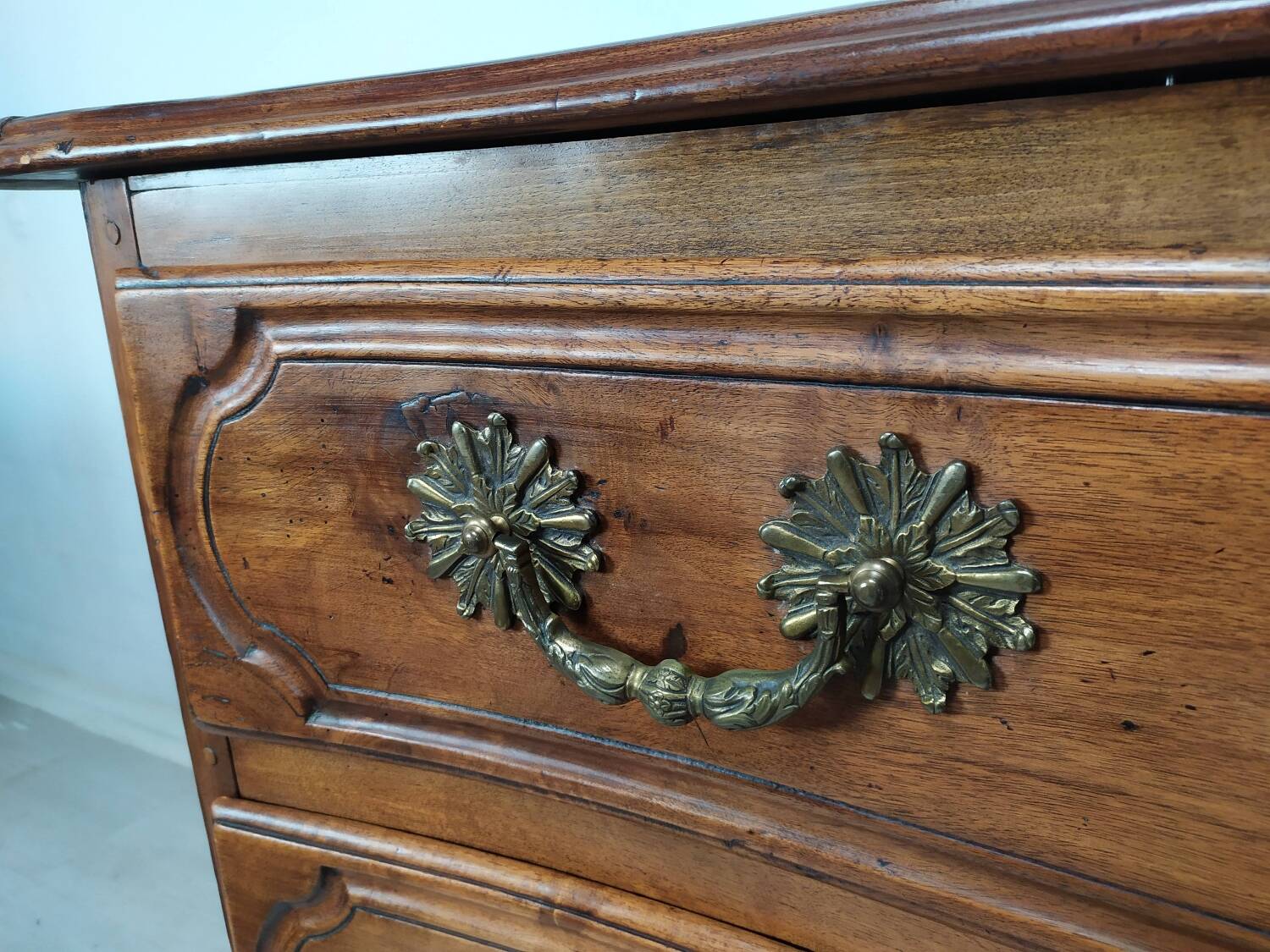 Commode lyonnaise noyer