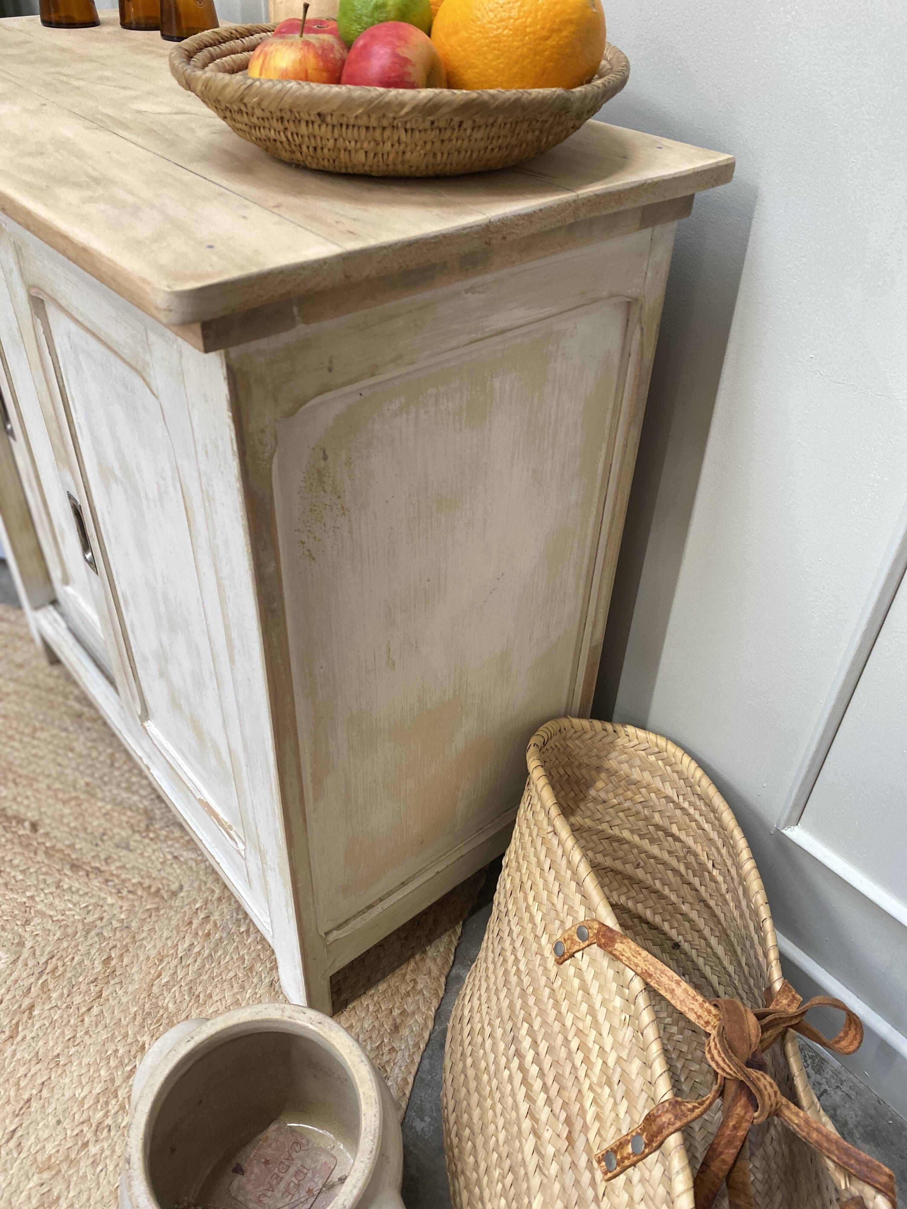 Petit buffet bas, portes coulissantes